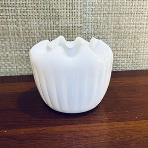 🌟HP🌟VTG 1950s Fenton White Milk Glass Ribbed Rose Bowl Vase